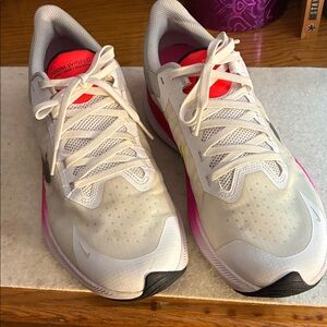 Nike Women's White and Pink Athletic Shoes